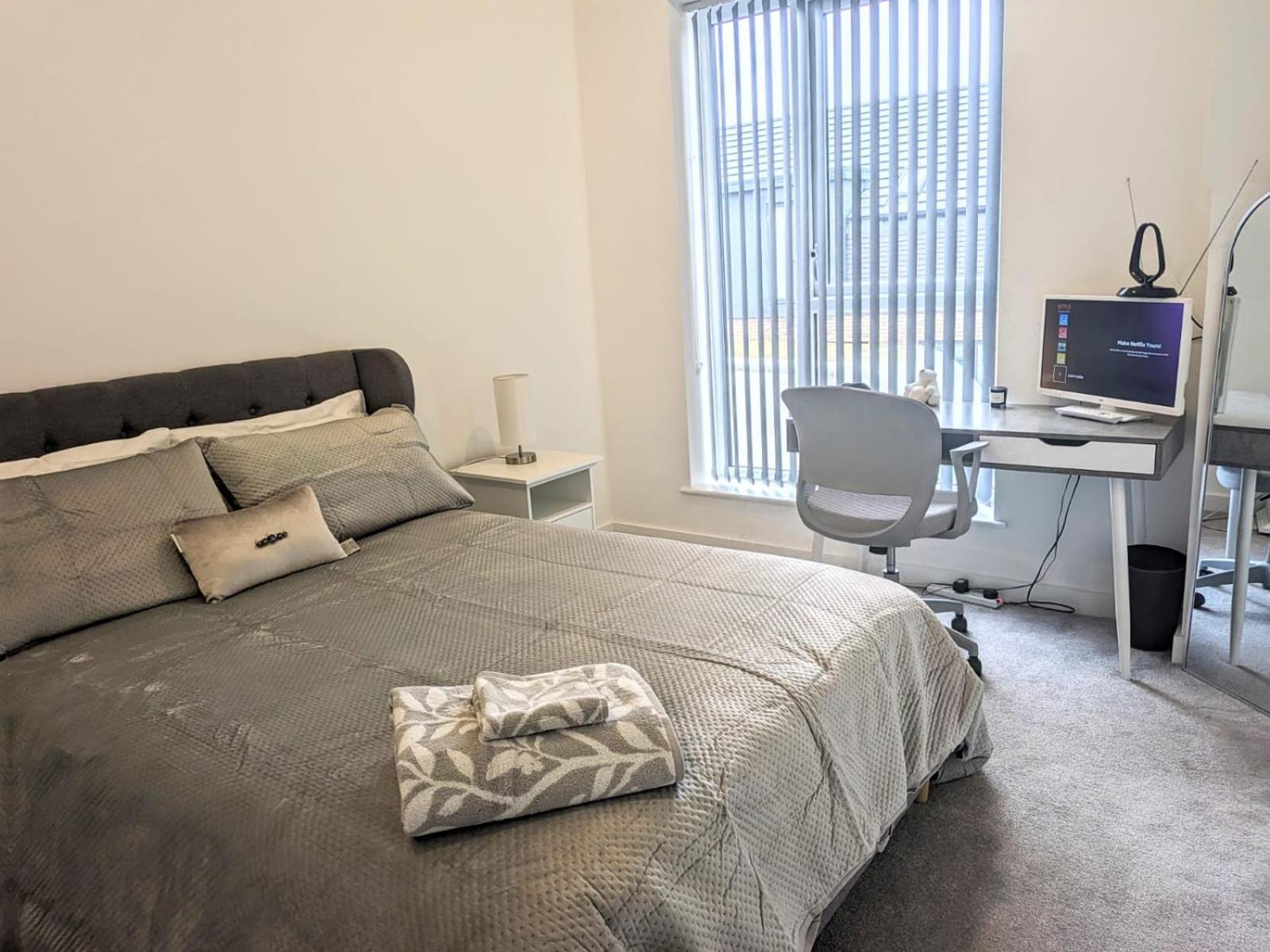 Contemporary Double Ensuite Room Birmingham Eksteriør billede