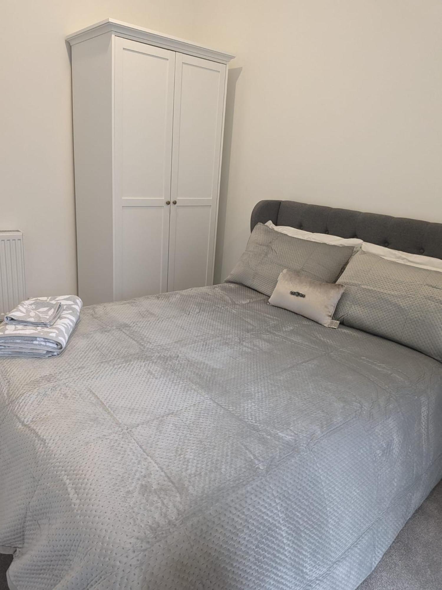 Contemporary Double Ensuite Room Birmingham Eksteriør billede