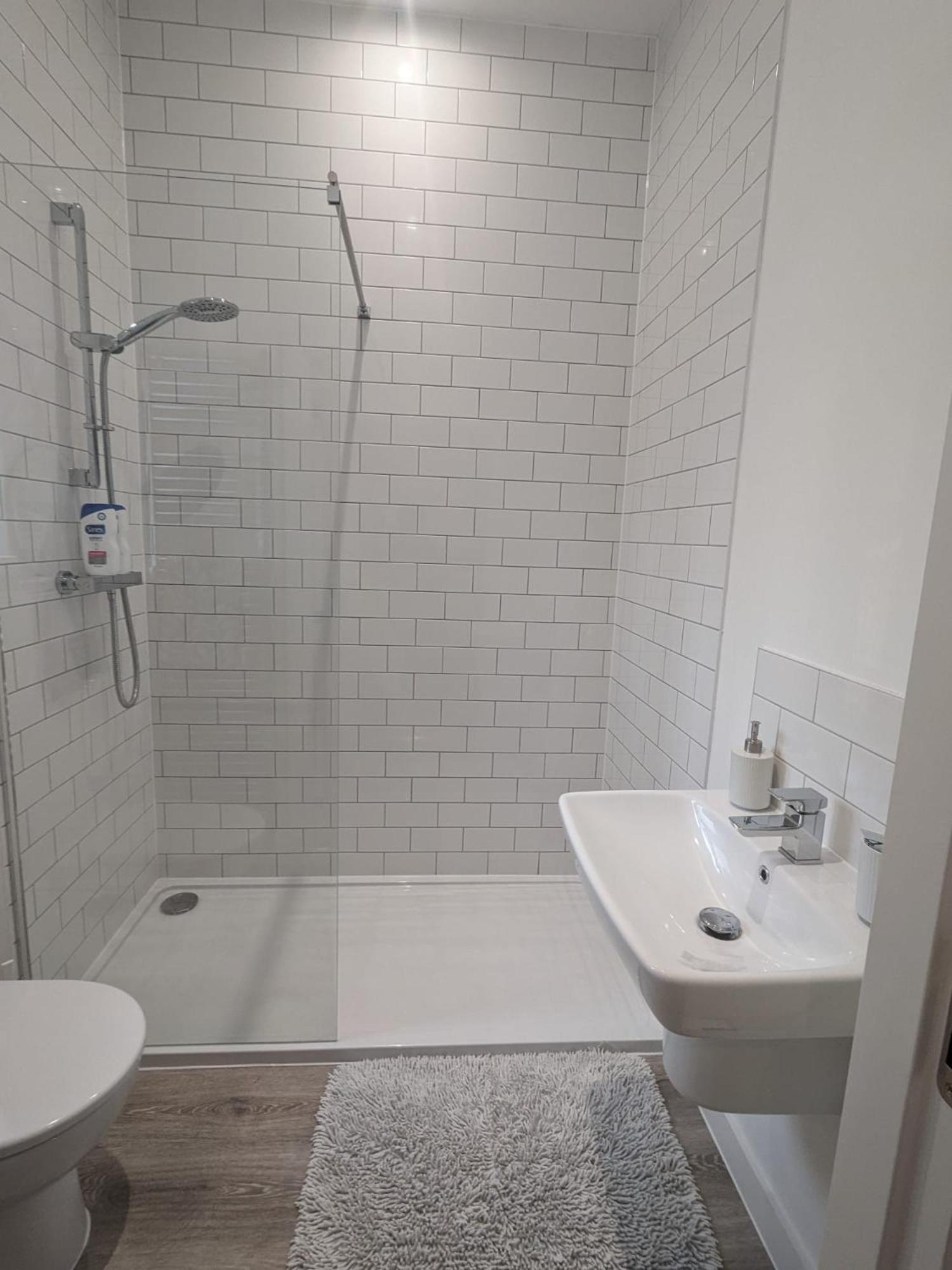 Contemporary Double Ensuite Room Birmingham Eksteriør billede